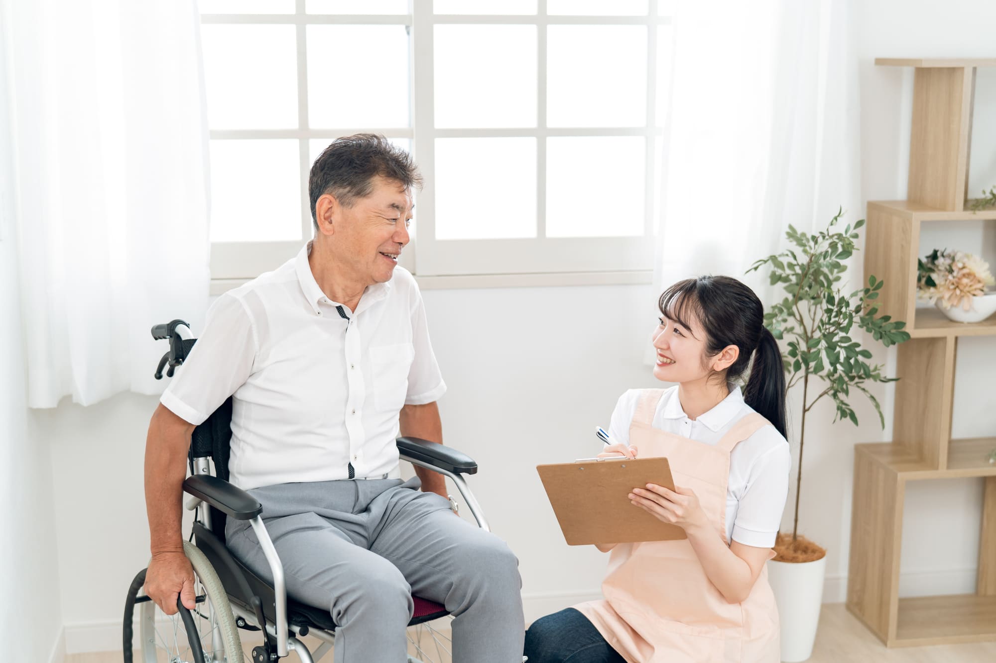 看護師からケアマネジャーへ